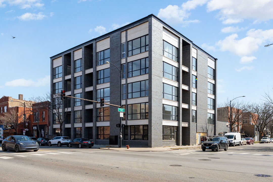 2354 W Polk St in Chicago, IL - Building Photo