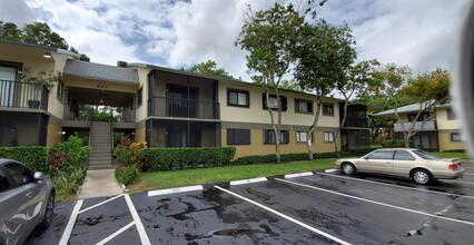 677 Trace Cir, Unit 101 in Deerfield Beach, FL - Building Photo - Building Photo