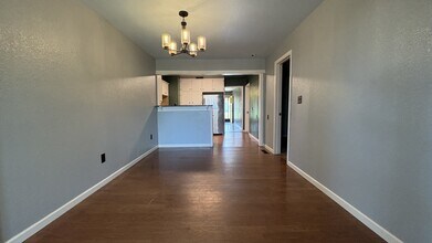 319 Draper Dr in Midwest City, OK - Foto de edificio - Building Photo