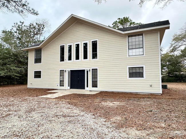770 Lakeview Dr in Defuniak Springs, FL - Building Photo - Building Photo