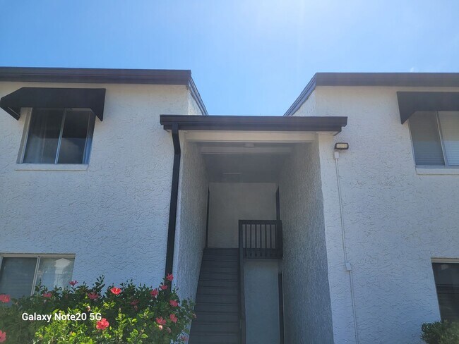4353 S Semoran Blvd in Orlando, FL - Foto de edificio - Building Photo