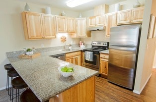 Oak Vale Apartments in Corvallis, OR - Building Photo