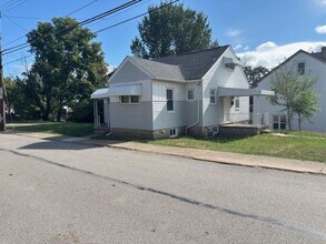 2401 Salisbury St in Pittsburgh, PA - Building Photo - Building Photo