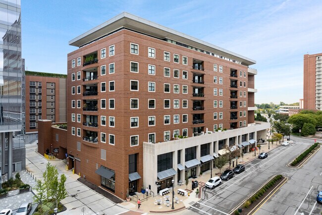 The Crescent in Clayton, MO - Building Photo - Building Photo