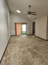 415 Shangri La Cir in Edgewater, FL - Foto de edificio - Building Photo