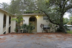 Mickens Apartments in West Palm Beach, FL - Building Photo