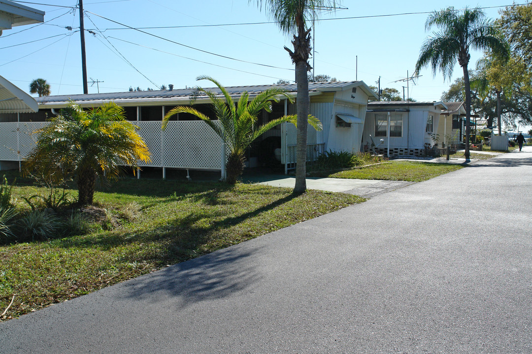 Pelican Pier Mobile Park in Ellenton, FL - Building Photo