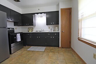 3832 Wyoming Way in Racine, WI - Building Photo - Building Photo