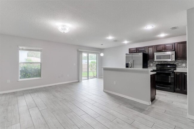 4441 Ashburn Square Dr in Tampa, FL - Foto de edificio - Building Photo