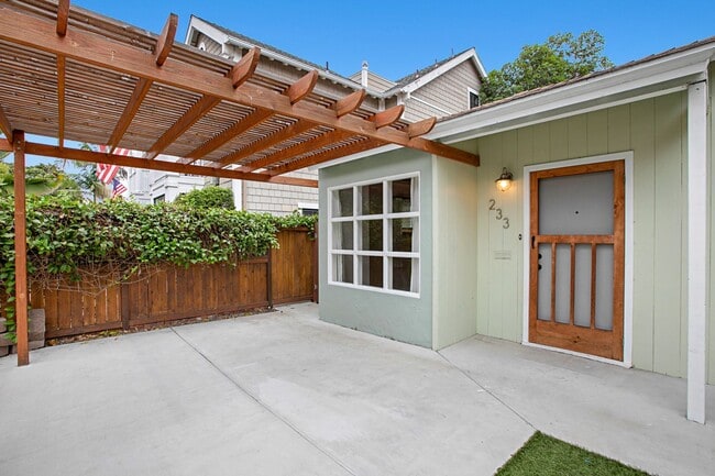 233 G Ave in Coronado, CA - Building Photo - Building Photo
