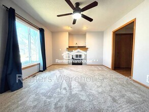330 NE Cardinal Ln in Waukee, IA - Building Photo - Building Photo