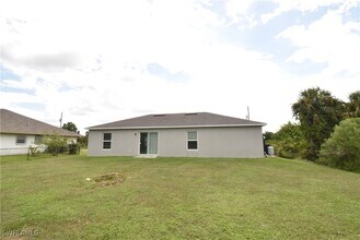 8388 Delong Ave in North Port, FL - Building Photo - Building Photo