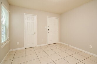 4959 N Cancun Dr in Houston, TX - Building Photo - Building Photo