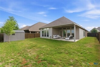 2940 Coral Way in Seguin, TX - Building Photo - Building Photo