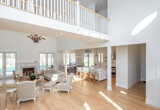 1028 Head of Pond Rd in Water Mill, NY - Building Photo - Building Photo