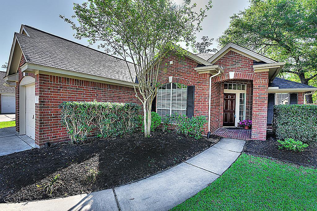 13703 Clareton Ln in Cypress, TX - Foto de edificio