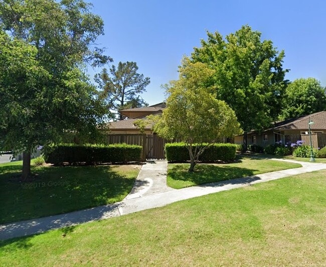 230 Castillion Ter, Unit 230 in Santa Cruz, CA - Building Photo - Building Photo