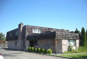 Fairlake 16 in Bellevue, WA - Building Photo
