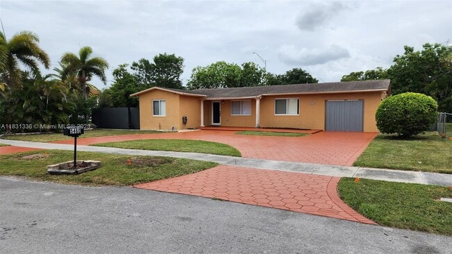 5460 SW 133rd Ct in Miami, FL - Building Photo - Building Photo