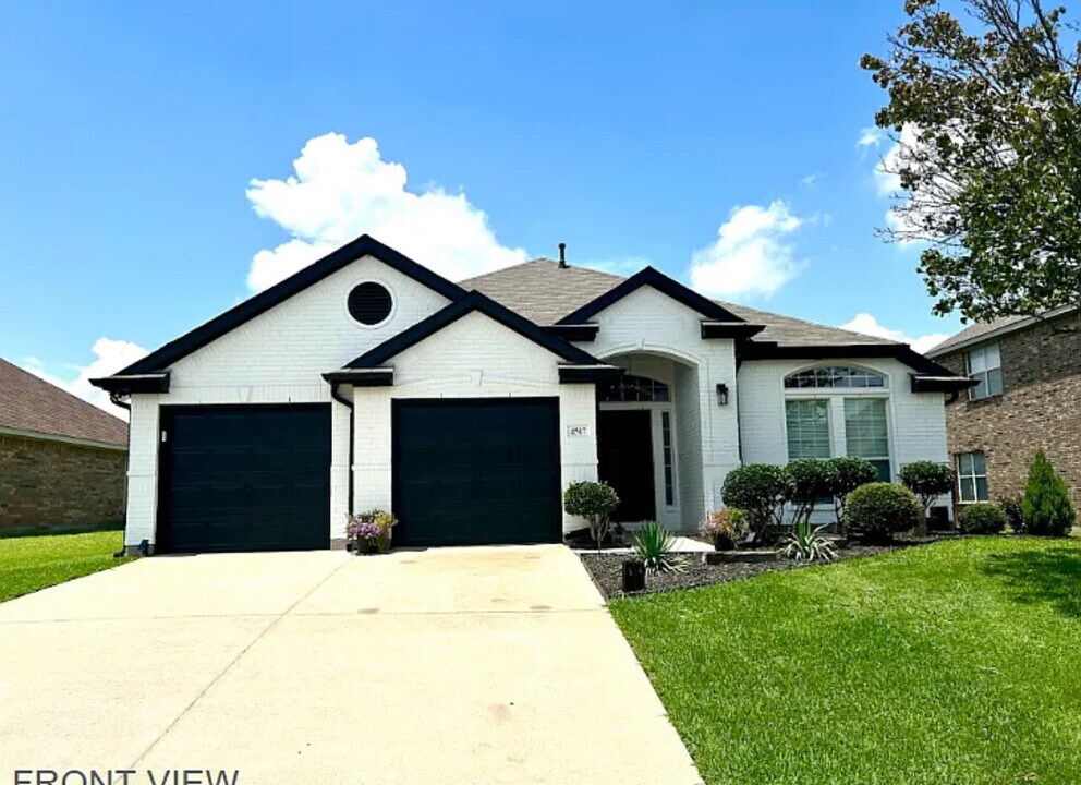 3305 Sidney Dr in Mesquite, TX - Building Photo