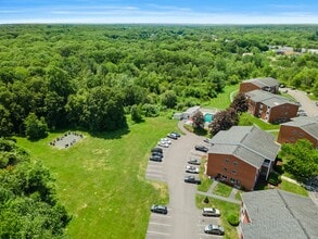 10 Dailey St, Unit F in Attleboro, MA - Building Photo - Building Photo