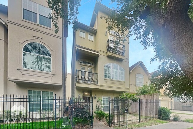 property at 1609 Summer St