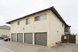 7291 La Mancha Cir in Huntington Beach, CA - Building Photo - Building Photo