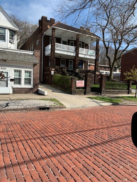 2223 Murray Hill Rd in Cleveland, OH - Building Photo