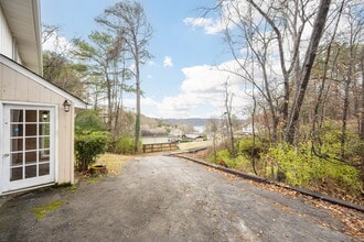 4115 Harbor Hills Rd, Unit B in Chattanooga, TN - Building Photo - Building Photo