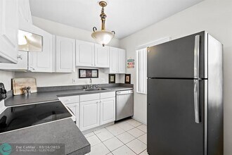 2616 NE 30th Pl in Fort Lauderdale, FL - Building Photo - Building Photo