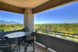 755 W Vistoso Highlands Dr, Unit 205 in Oro Valley, AZ - Building Photo