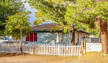 112 Parkway in Wofford Heights, CA - Building Photo - Building Photo