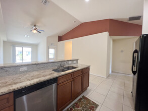 3316 SW 7th Pl in Cape Coral, FL - Building Photo - Building Photo