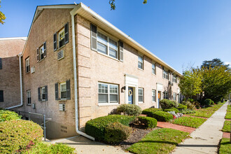 Lewis Place Apartments in Rockville Centre, NY - Building Photo - Building Photo