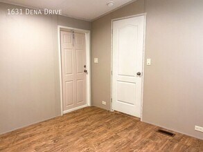 1631 Dena Dr in Memphis, TN - Building Photo - Building Photo