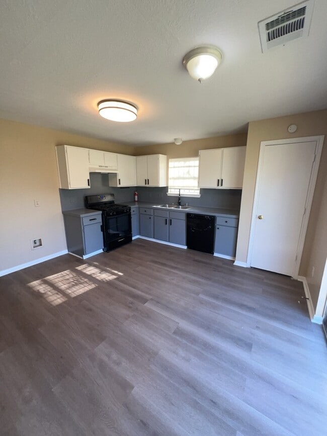 property at 16410 Amy Ridge Rd