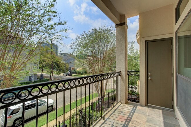 property at 1403 Rosedale St
