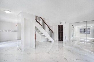 7074 SW 114th Pl in Miami, FL - Building Photo - Building Photo