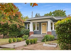 3298 NE Alameda St in Portland, OR - Building Photo