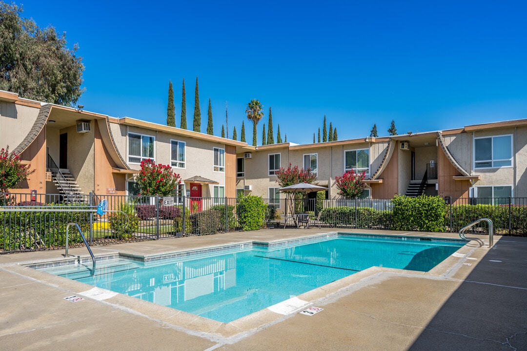 Magnolia Place Apartments in Carmichael, CA - Foto de edificio
