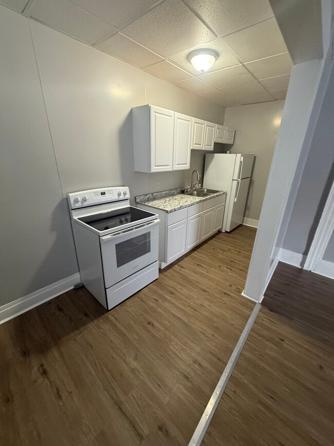 1 Porter Ave, Unit APT A lower