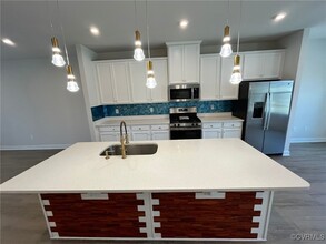 14107 Millpointe Rd in Midlothian, VA - Foto de edificio - Building Photo