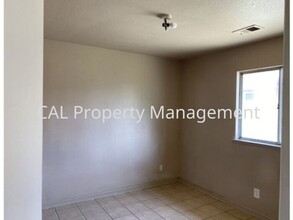 105 Oak Cir in King City, CA - Foto de edificio - Building Photo