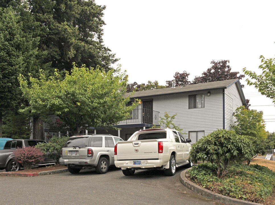 Maple Meadows Apartments in Portland, OR - Building Photo