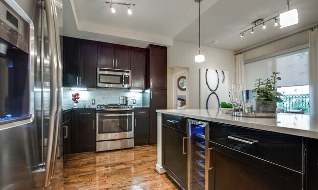 800 Smith St in Houston, TX - Building Photo - Building Photo