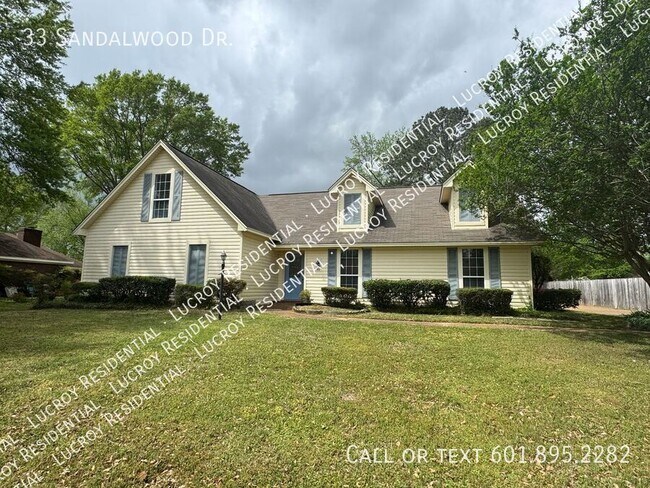property at 33 Sandlewood Dr