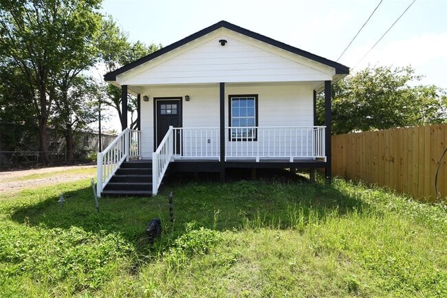 property at 1419 E Victorson Ave