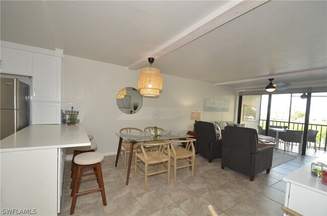 271 Southbay Dr in Naples, FL - Foto de edificio - Building Photo