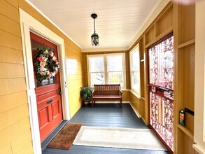 22 Wakefield St, Unit 2 in Worcester, MA - Building Photo - Building Photo