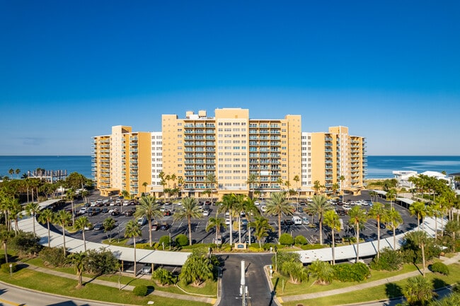 Regatta Beach Club in Clearwater Beach, FL - Building Photo - Building Photo